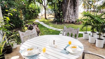 Free daily continental breakfast