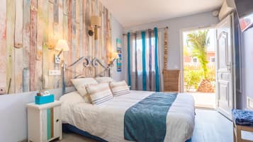 Studio Exclusif, vue piscine | Literie de qualité supérieure, matelas mémoire de forme
