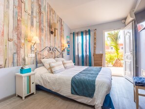 Studio – exclusive, bassengutsikt | Sengetøy av topp kvalitet, memory foam-senger og safe på rommet