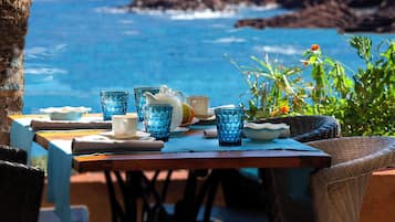 Petit déjeuner buffet compris tous les jours