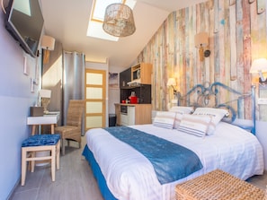 Studio – exclusive, bassengutsikt | Sengetøy av topp kvalitet, memory foam-senger og safe på rommet