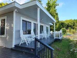 Cottage front deck with picnic table