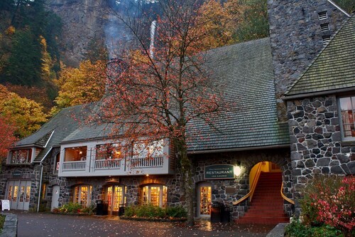 Columbia River Gorge Retreat with a view