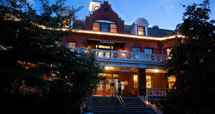 Columbia River Gorge Retreat with a view