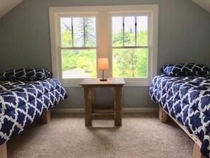 3 habitaciones, tabla de planchar con plancha, wifi y ropa de cama 