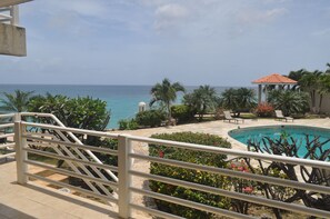 Property grounds - Ocean Front Walkout with Incredible Sunset Views (Lowlands)