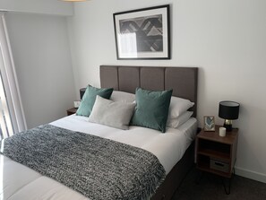 Deluxe Apartment, 2 Double Beds, Non Smoking | Iron/ironing board, free WiFi, bed sheets - The Forum (Birmingham)