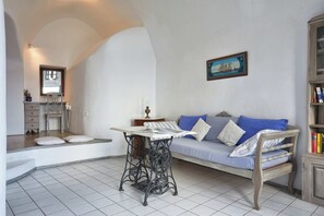 Honeymoon-Studio | Wohnbereich | Fernseher