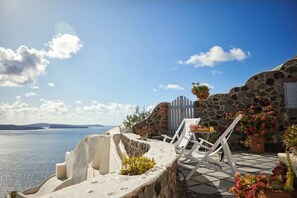 Property grounds - Lava Oia's (Santorini)