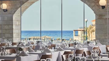 7 restaurants, breakfast, lunch, dinner served; Italian cuisine