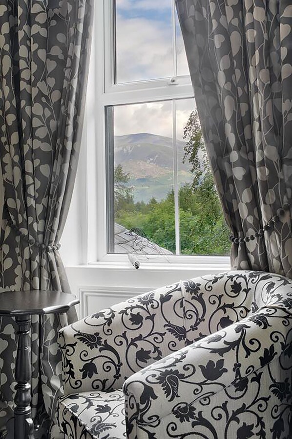 アイロン / アイロン台、WiFi (無料)、ベッドシーツ