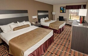 Laptop workspace, blackout drapes, iron/ironing board, cribs/infant beds - Wingate by Wyndham Somerset (Somerset)