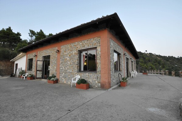 Front of property - Agriturismo Pinelli (Plataci)