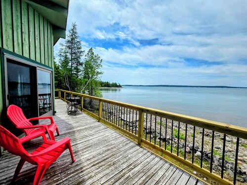 Drummond Island Hotel & Vacation Homes - Storks Reward