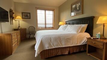 3 bedrooms, premium bedding, free WiFi, bed sheets