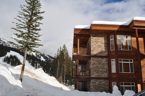 Black Diamond 3 Bedroom Condo