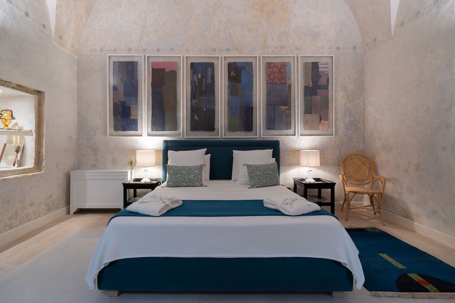 Deluxe Double Room | Minibar, individually decorated, individually furnished, blackout drapes