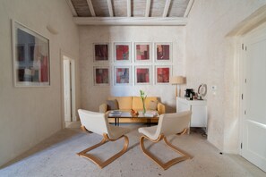 スーペリア スイート | リビング エリア