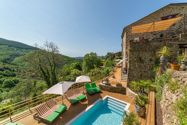 Exterior - La Calade (Chirols)