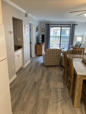 Dining - Very Desirable 1st Floor Villa at Fiddler's Cove Beach & Racquet Club (Hilton Head Island)