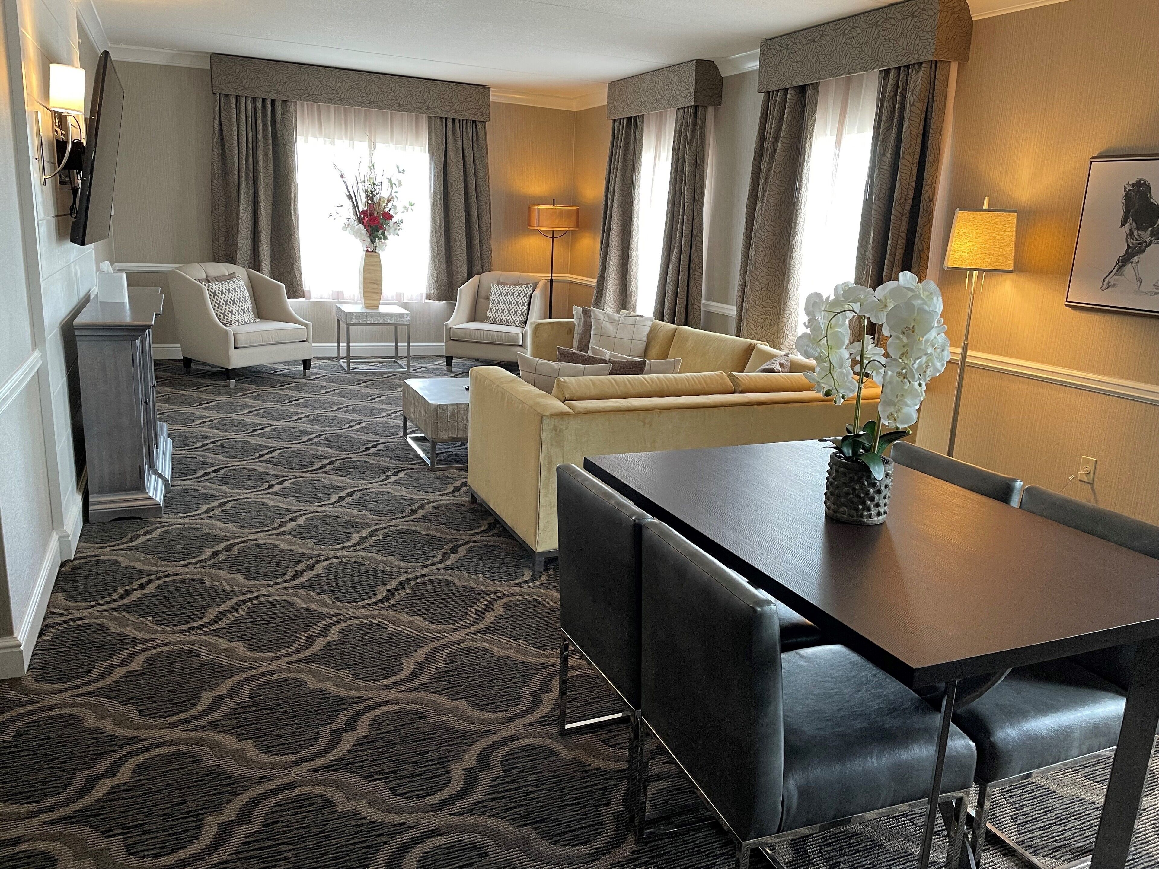 hypo-allergenic bedding, in-room safe, desk, laptop workspace