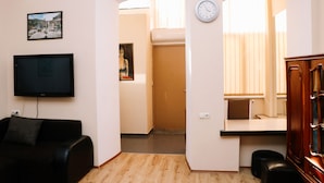 Living area - Apartment Alpha Leonidze with Fireplace (Tbilisi)