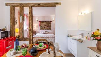 Tabla de planchar con plancha, cunas gratuitas y wifi gratis