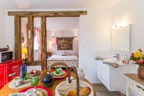 Fer et planche à repasser, lits bébé (gratuits), Wi-Fi gratuit