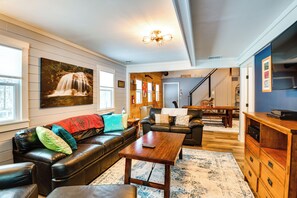 TV, fireplace, DVD player, books