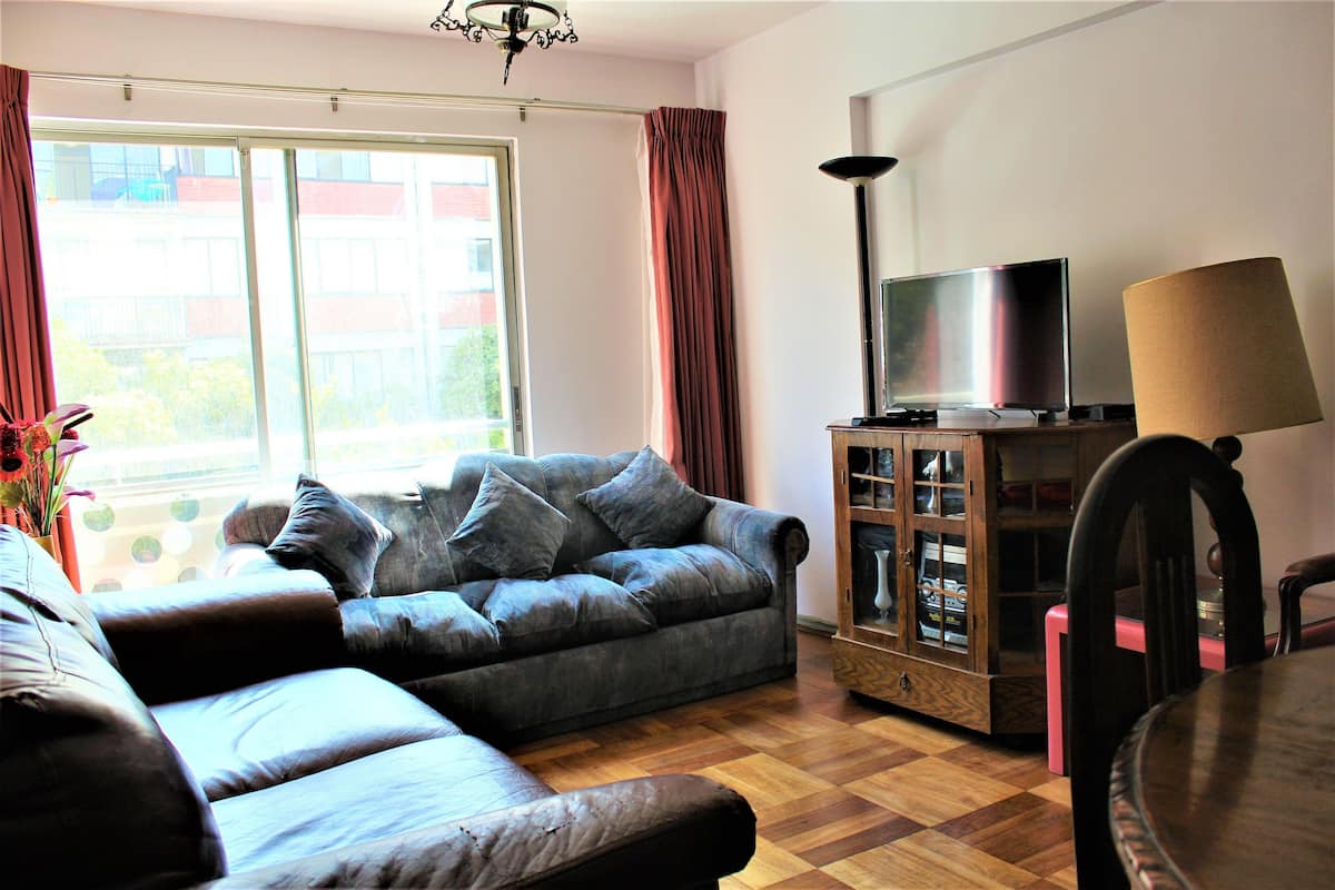 Apartment, 2 Bedrooms, Non Smoking (2 Queen Beds) | Living area