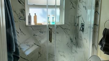 Towels, soap, shampoo, toilet paper