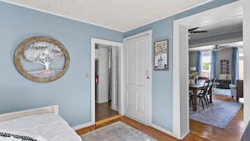 2 bedrooms, WiFi, bed sheets