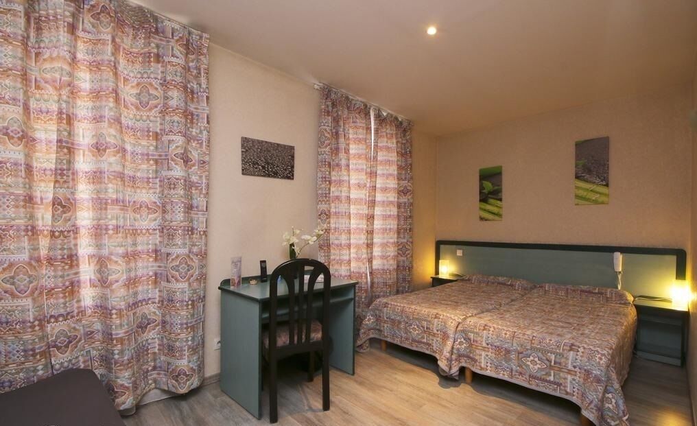 standard twin room | 1 bedroom, in-room safe, blackout curtains, soundproofing