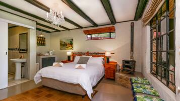 1 bedroom, individually decorated, individually furnished