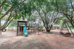 Área de juegos infantiles al aire libre