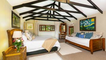 1 bedroom, individually decorated, individually furnished