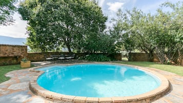 Sæsonbestemt udendørs pool