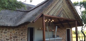 Hot stone massages, Swedish massages, body wraps, facials - Mangwa Valley Game Lodge (Hammanskraal)