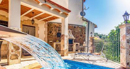 Beautiful home in Rute