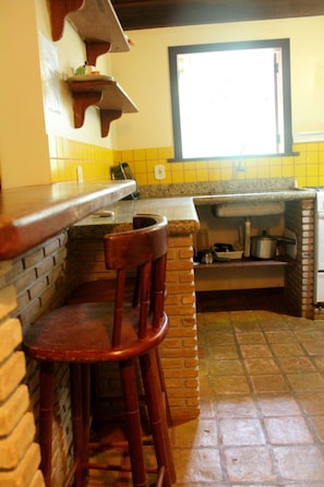 Fridge, oven, stovetop, coffee/tea maker - Dream property on the beachfront in Santo André (Santo André - Santa Cruz Cabralia)
