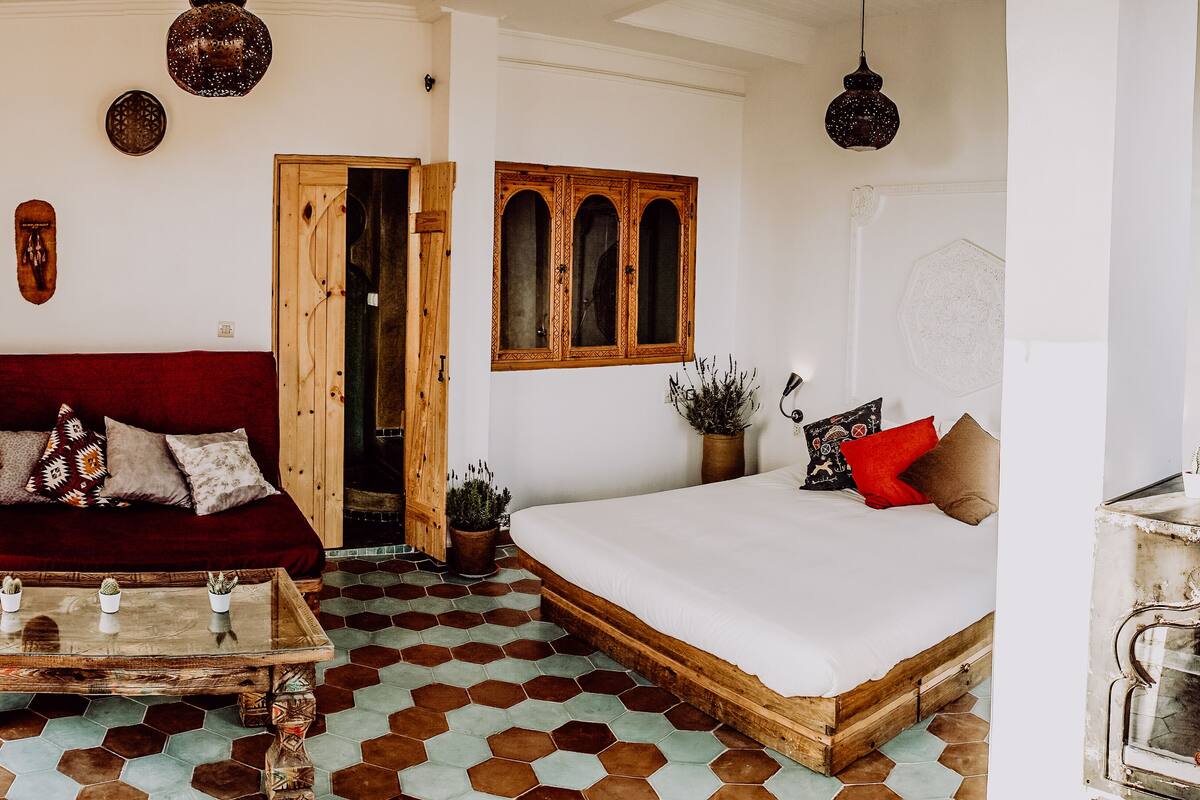 Rideaux occultants, Wi-Fi gratuit, draps fournis