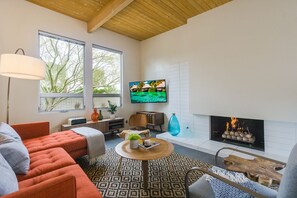 Televisión y monitor de computadora 