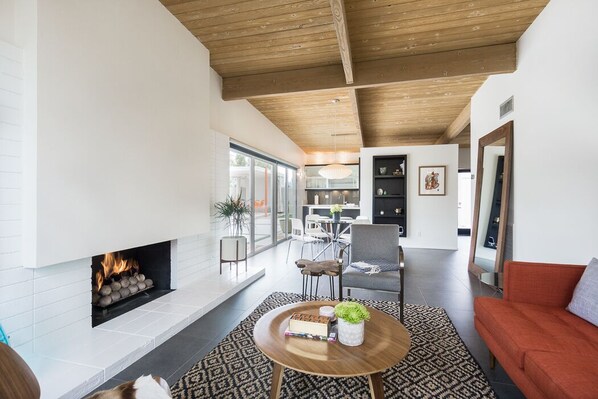 电视、电脑显示器