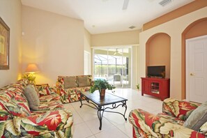 Casa, 4 habitaciones | Sala de estar | Televisión de pantalla plana y reproductor de DVD 