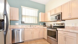 House, 4 Bedrooms | Private kitchen - Highlands Reserve Golf & Country Club 215580 (Davenport)