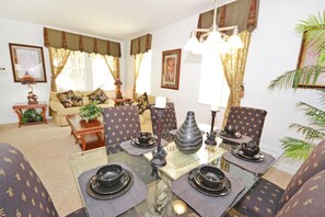 House, 5 Bedrooms | Private kitchen | Fridge, microwave, oven, stovetop - Windwood Bay 215858 (Davenport)