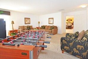 House, 5 Bedrooms | Game room