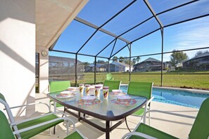 House, 4 Bedrooms | Pool | Outdoor pool, sun loungers
