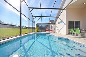 Hus - 4 sovrum | Pool | Utomhuspool och solstolar