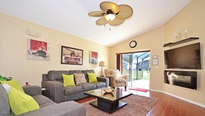 House, 4 Bedrooms | Living room - The Manors at Westridge 215078 (Davenport)